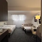 Machova 3* Prag