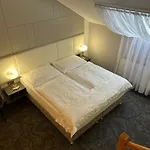 Machova 3*