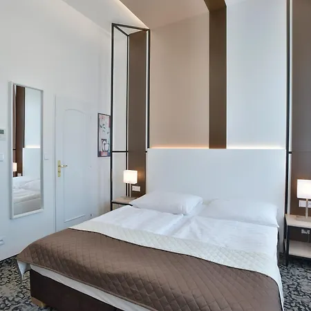Machova Hotel 3*
