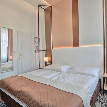 Machova Hotel 3*