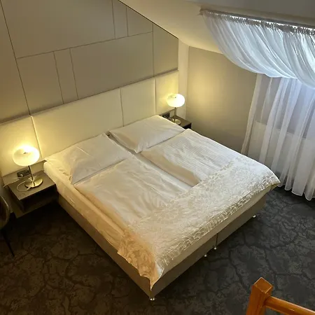 Machova 3*