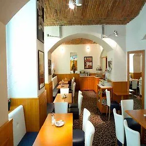 Machova Szálloda 3*