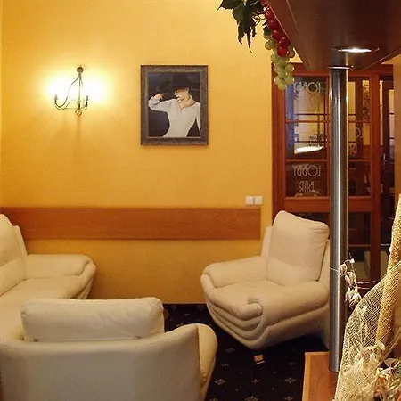 Machova 3*